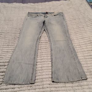 Light wash Guess foxy flare jeans size 31